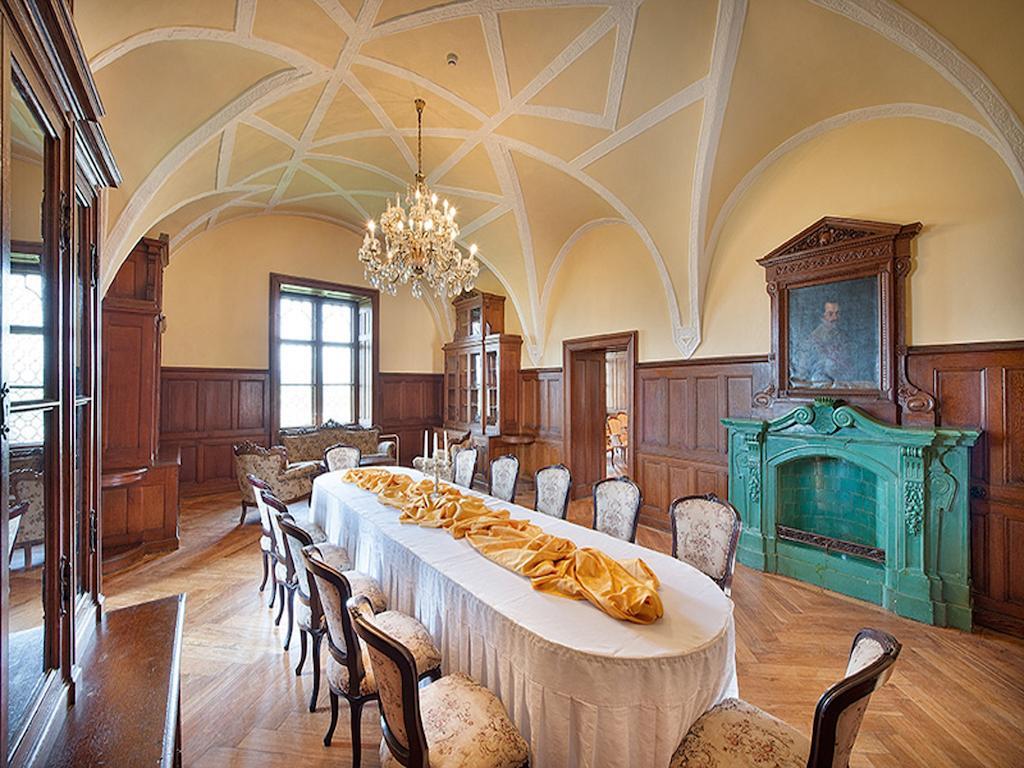 Ea Zamecky Hotel Hrubá Skála Esterno foto