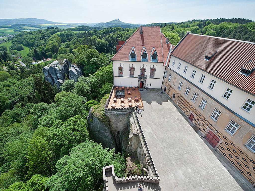 Ea Zamecky Hotel Hrubá Skála Esterno foto