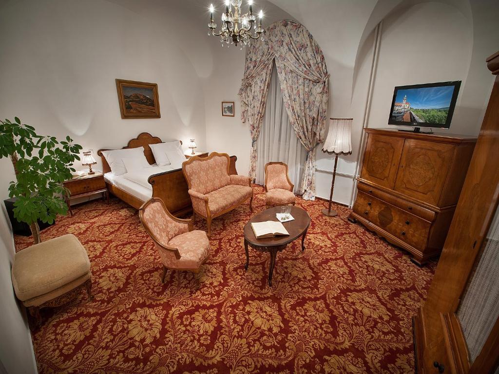 Ea Zamecky Hotel Hrubá Skála Esterno foto