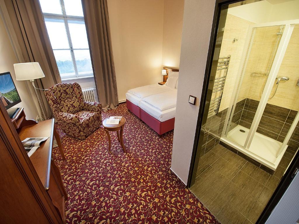 Ea Zamecky Hotel Hrubá Skála Camera foto